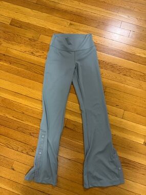 ALO high waisted flare leggings - New!